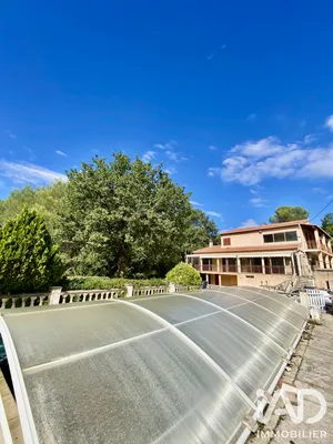 Maison traditionnelle à Pourrières (83910)