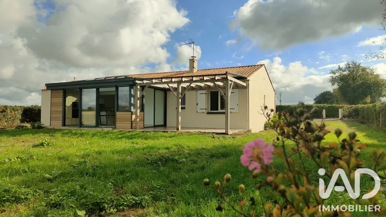 Maison 5 pièces 116 m² · à Saint-Mathurin · 116 m² · 332 000 €
