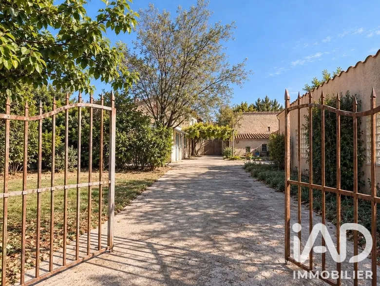 Maison 6 pièces 130 m² · à Carpentras · 130 m² · 469 000 €