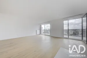 Apartment in Paris (75020)