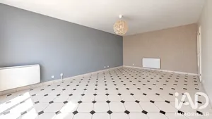 Apartment in Reims (51100)