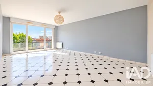 Apartment in Reims (51100)