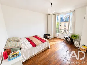 Apartment in Paris (75010)