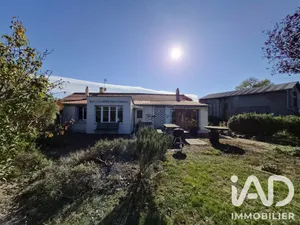 Maison de campagne à Genneton (79150)
