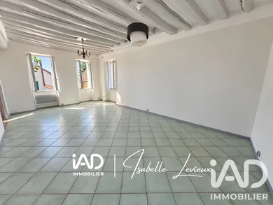 Maison de village à Saint-Martin-la-Garenne (78520)