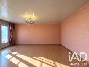 Apartment in Pantin (93500)