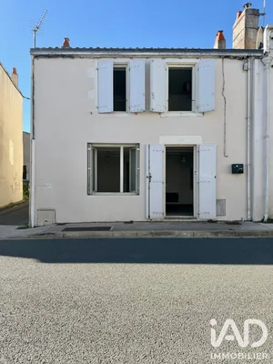Maison à Saint-Xandre (17138)