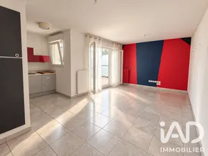 Apartment in Sainte-Geneviève-des-Bois (91700)