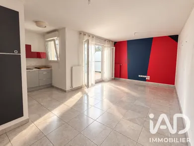 Appartement à Sainte-Geneviève-des-Bois (91700)