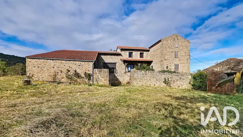 Maison 8 pièces 260 m² · à Maclas · 260 m² · 380 000 €