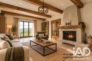 Traditional house in Sault (84390)
