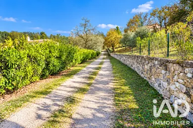 Terrain à Châteauneuf-Grasse (06740)
