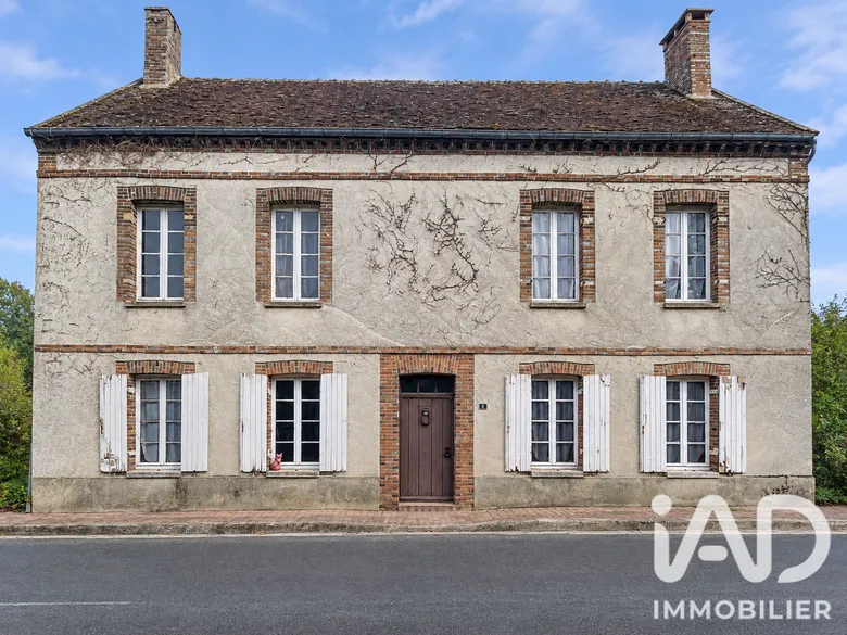 Maison 4 pièces 125 m² · à Plessis-Saint-Jean · 124,7 m² · 129 500 €