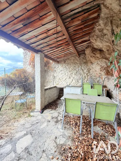 Maison de village à Gilette (06830)