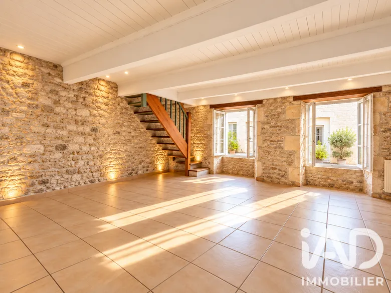 Maison 5 pièces 145 m² · à Saint-Rogatien · 145 m² · 211 000 €