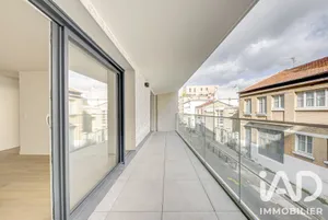 Apartment in Paris (75020)