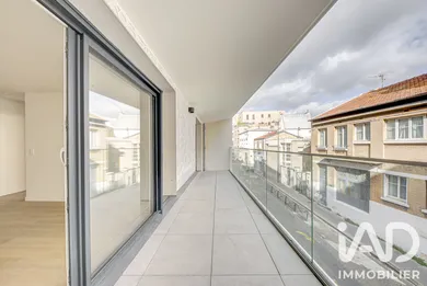 Apartment in Paris (75020)