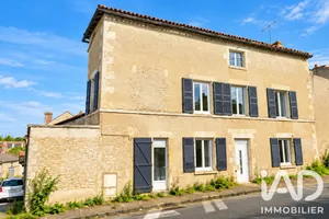 Maison à Saint-Savin (86310)