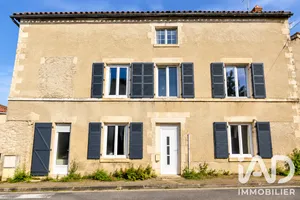 Maison à Saint-Savin (86310)