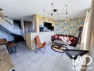 Appartement à Commes (14520)
