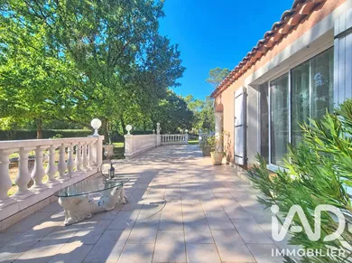 Maison traditionnelle à Nans-les-Pins (83860)