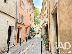 Apartment in Aix-en-Provence (13100)
