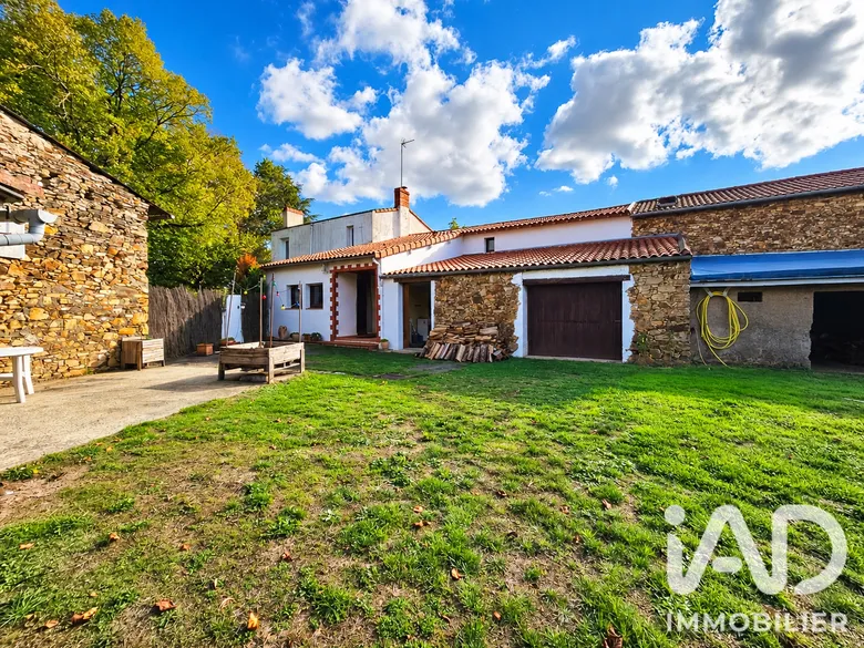 Maison 6 pièces 142 m² · à Sèvremoine · 142 m² · 240 000 €
