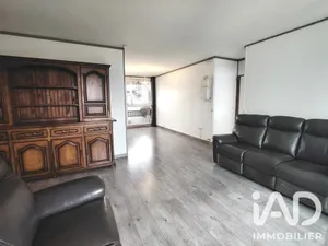 Apartment in Les Ulis (91940)