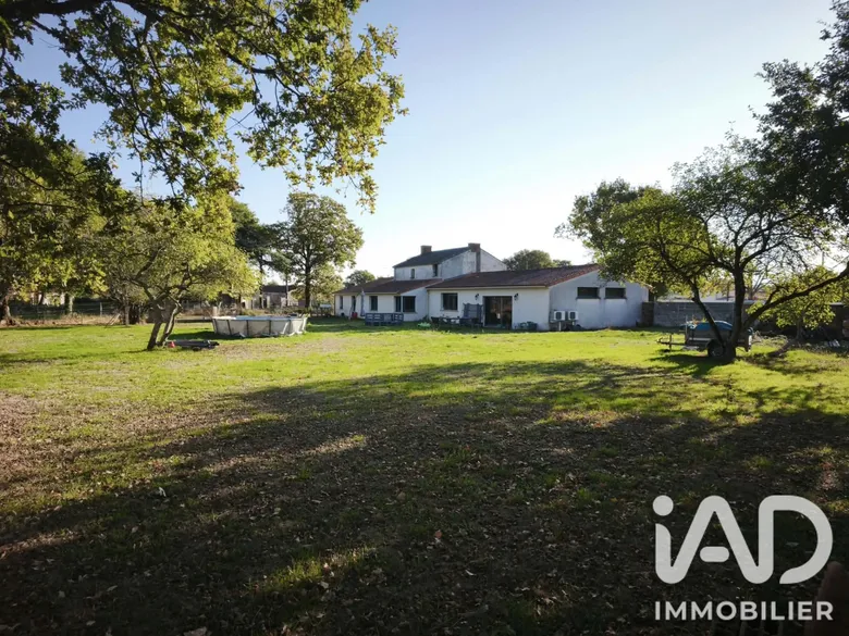 Maison 5 pièces 200 m² · à Chauvé · 200 m² · 442 000 €