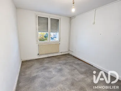 Appartement à Vivier-au-Court (08440)