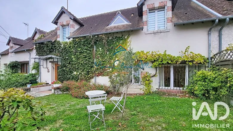 Maison 8 pièces 222 m² · à Thoury · 221,8 m² · 363 000 €
