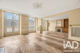 Appartement à Versailles (78000)