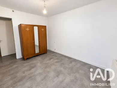 Appartement à Vivier-au-Court (08440)