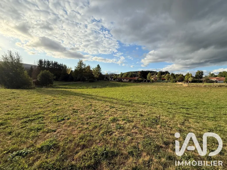 Terrain 2863 m² · à Viverols · 34 000 €