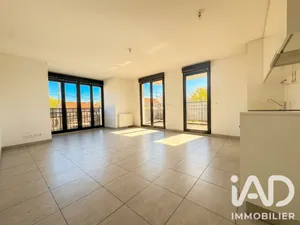 Apartment in Sainte-Geneviève-des-Bois (91700)