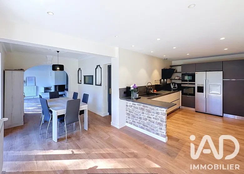 Maison 8 pièces 242 m² · à Caudan · 242 m² · 740 000 €