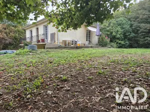 Maison à Mairé-Levescault (79190)