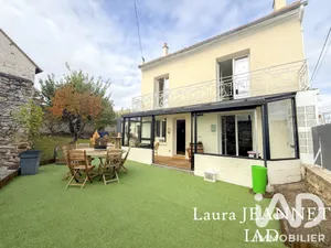 Maison de village à Courdimanche (95800)
