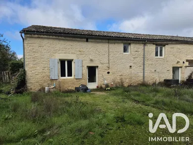 Maison de campagne à Sainte-Soline (79120)