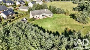 Maison d'architecte à Saint-Chély-d'Apcher (48200)