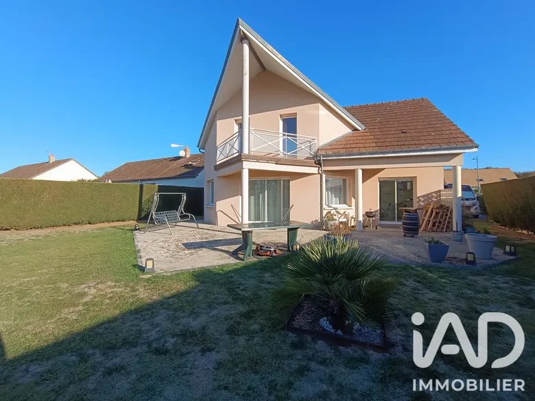 Maison 6 pièces 157 m² · à Rugles · 157,1 m² · 240 000 €