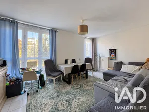 Apartment in Les Ulis (91940)