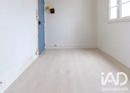 Apartment in Paris (75017)