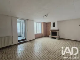 Townhouse in Thouars (79100)