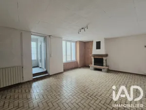 Townhouse in Thouars (79100)