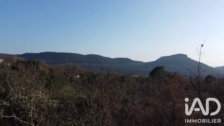Terrain 140 m² · à Bagnols-en-Forêt · 140 m² · 250 000 €