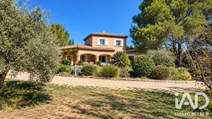 Maison de campagne à Saint-Zacharie (83640)