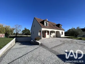 Maison traditionnelle à Notre-Dame-d'Oé (37390)