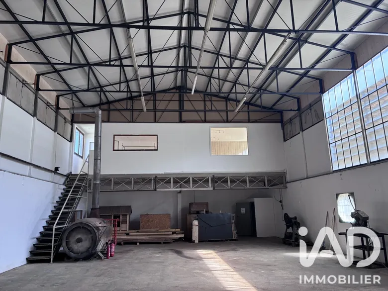 Local commercial 170 m² · à Sainte-Jalle · 170 m² · 140 000 €