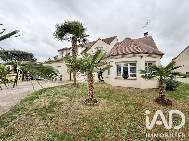 Maison 7 pièces 250 m² · à Saint-Mesmes · 250 m² · 618 000 €